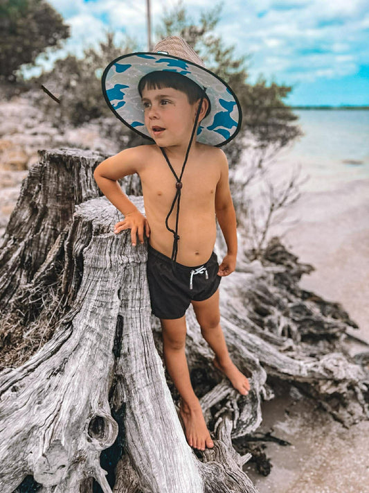Straw Hat Seaside